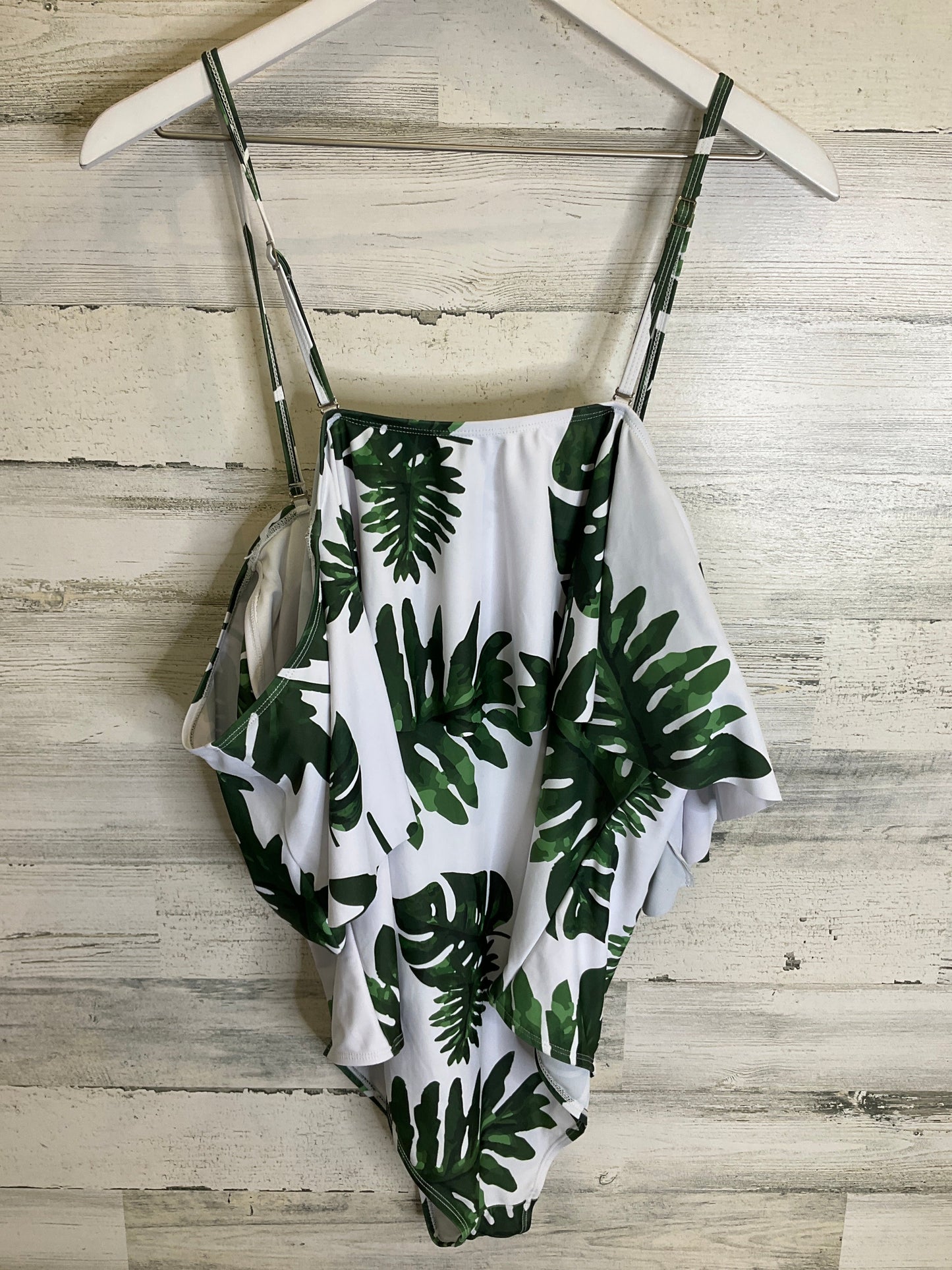 Swimsuit By Clothes Mentor In Green & White, Size: 2x