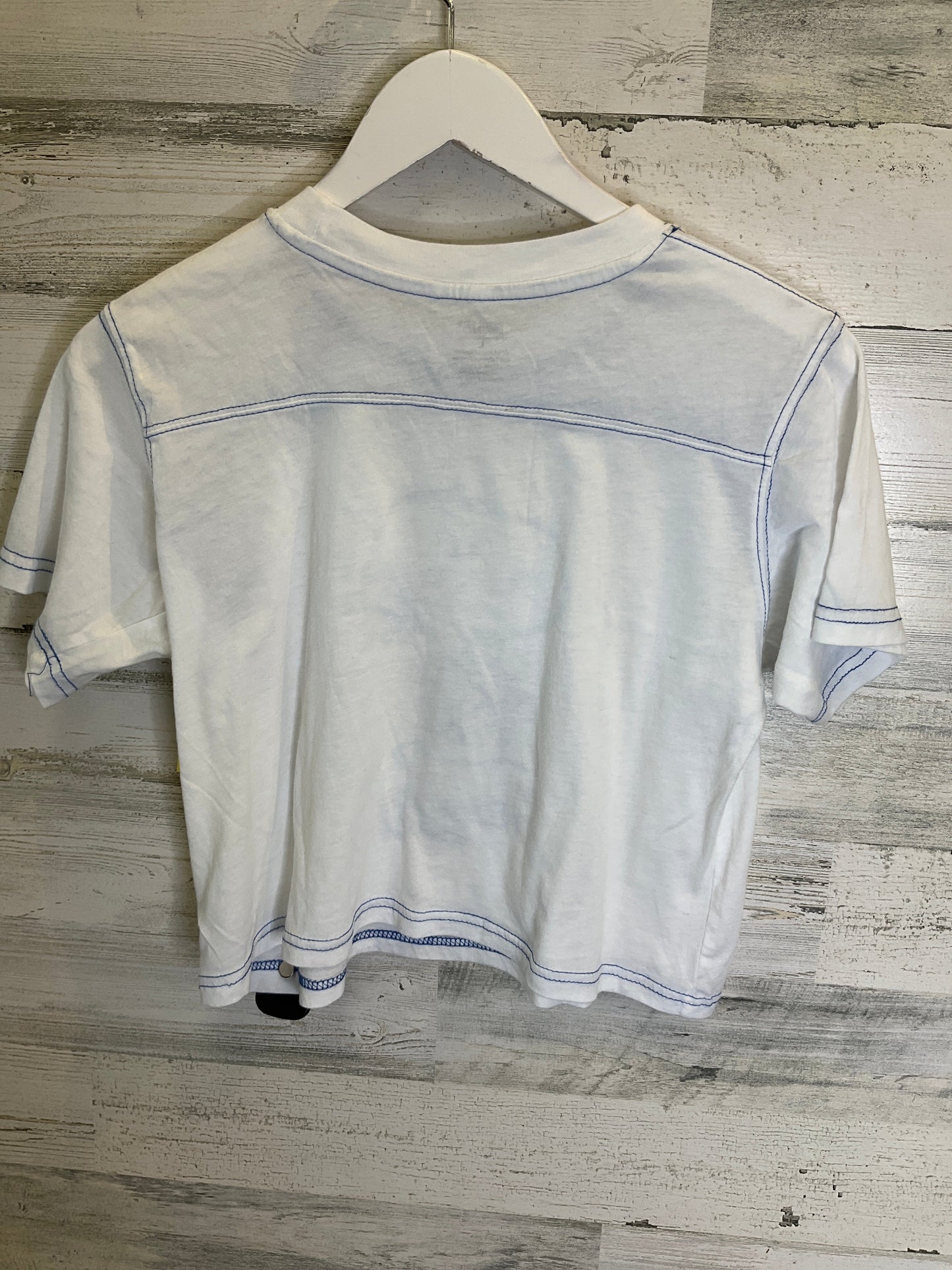 White Top Short Sleeve Clothes Mentor, Size M