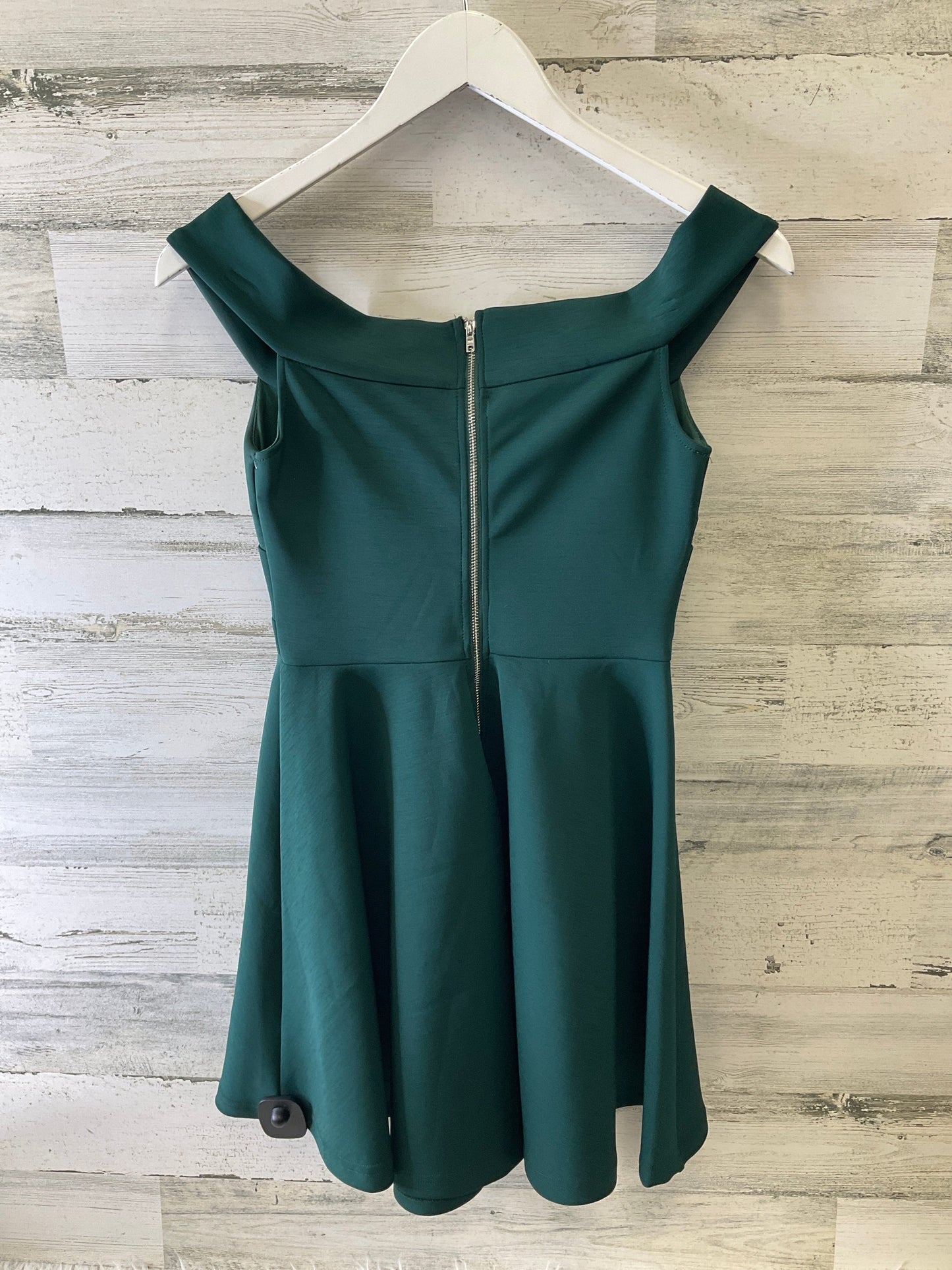 Dress Party Short By Windsor In Green, Size: S