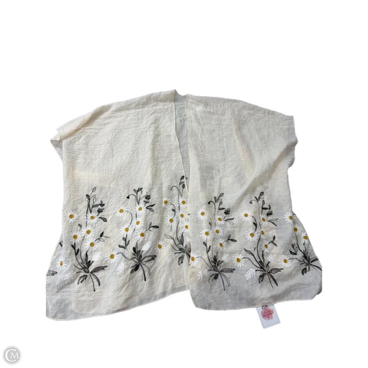 Kimono By the  petite rose  In Cream, Size: Osfm