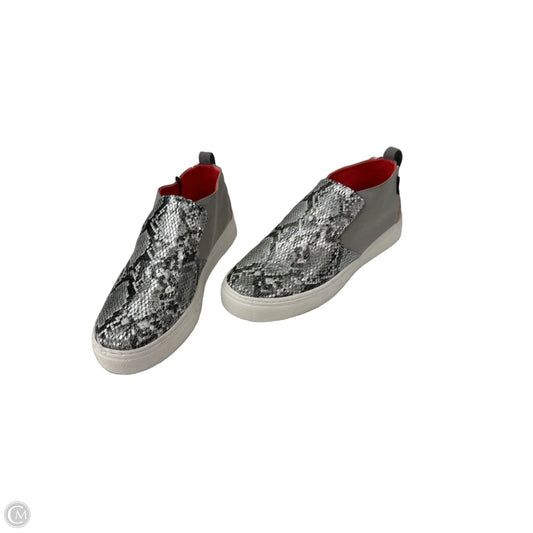 Shoes Flats By Calvin Klein In Silver, Size: 8.5