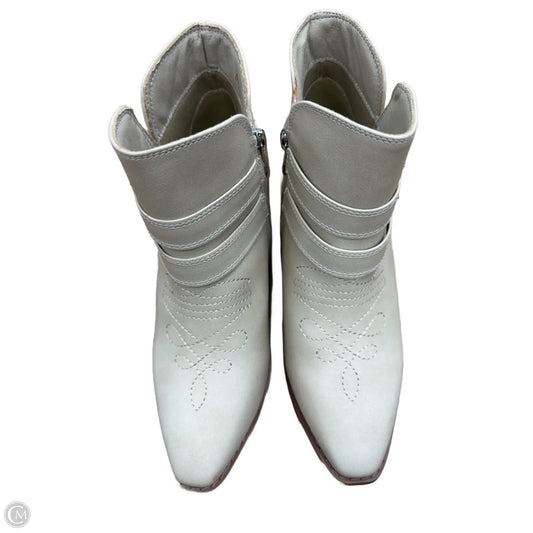 Boots Western By Clothes Mentor In Tan, Size: 6.5