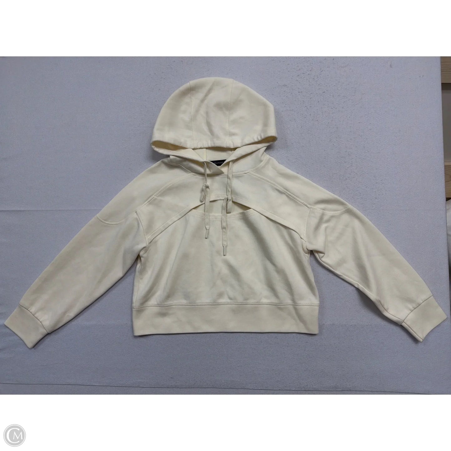 Sweatshirt Hoodie By Clothes Mentor In Cream, Size: M