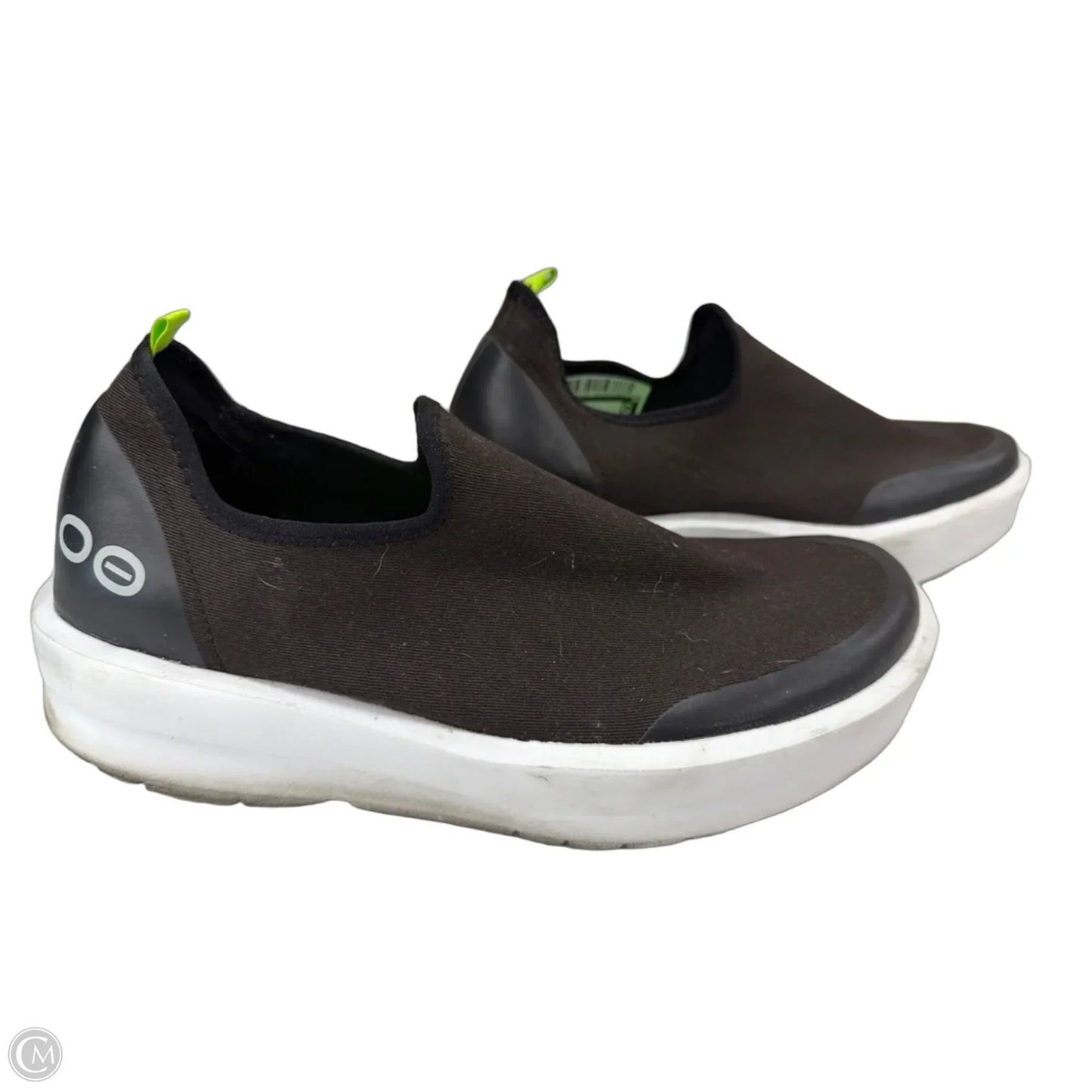 Shoes Flats By Oofos In Black, Size: 10
