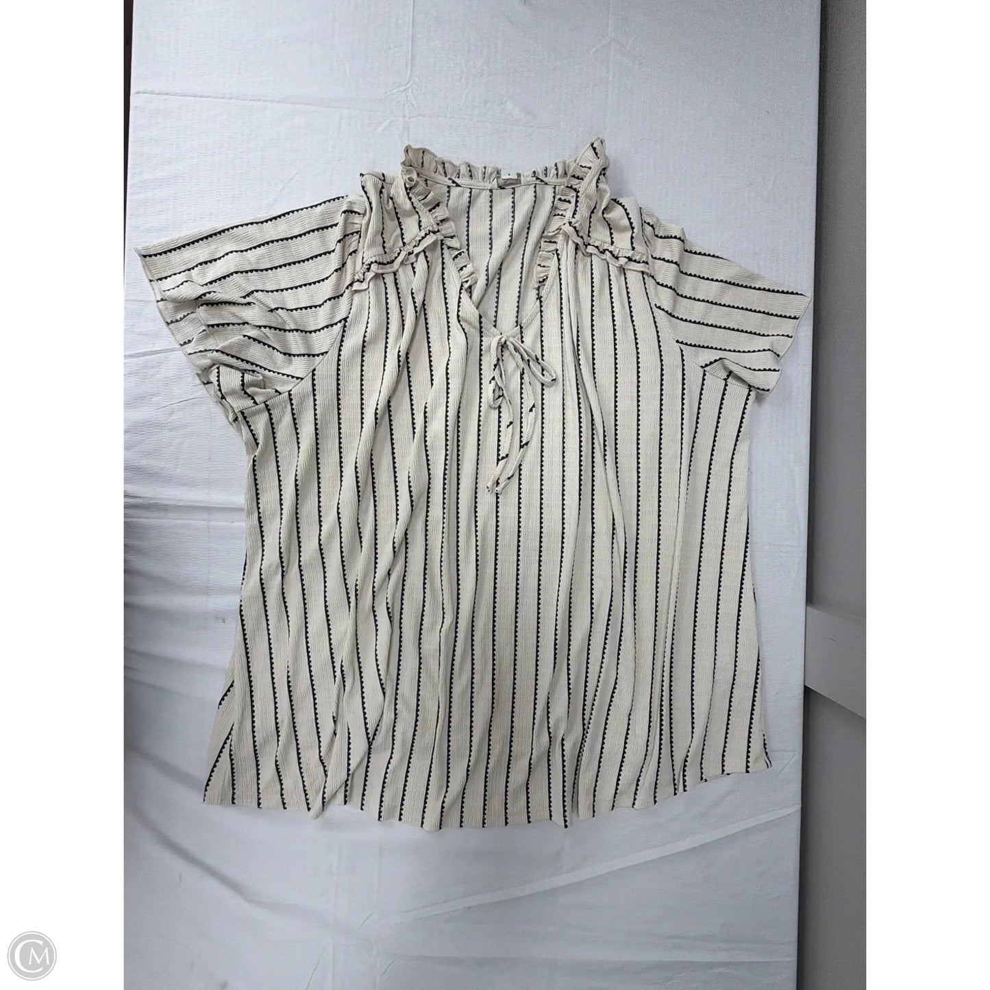 Top Short Sleeve By Cato In Striped Pattern, Size: 2x
