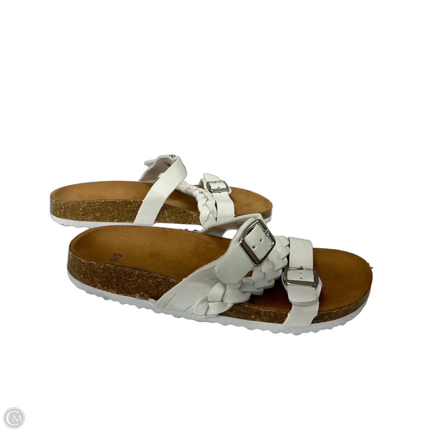 Sandals Flats By Clothes Mentor In White, Size: 5.5