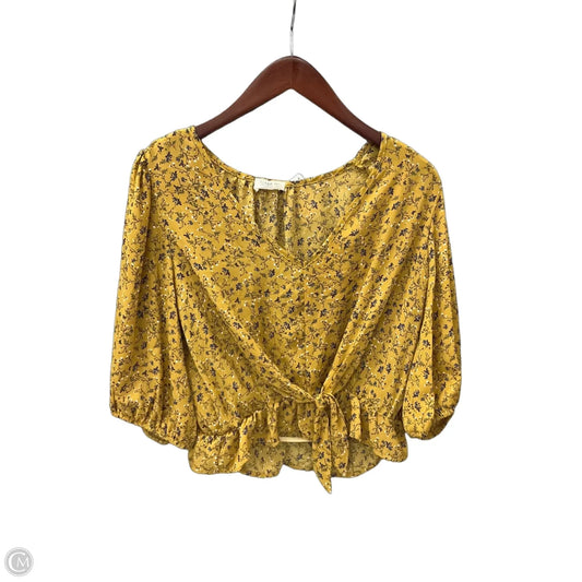 Top Short Sleeve By Sienna Sky In Yellow, Size: L