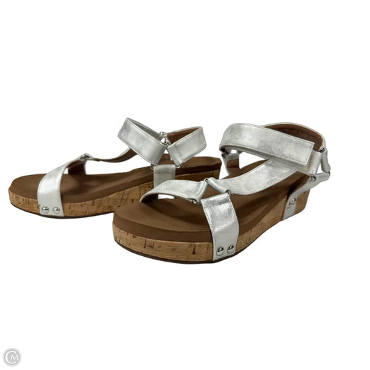 Sandals Flats By Corkys In Silver, Size: 9