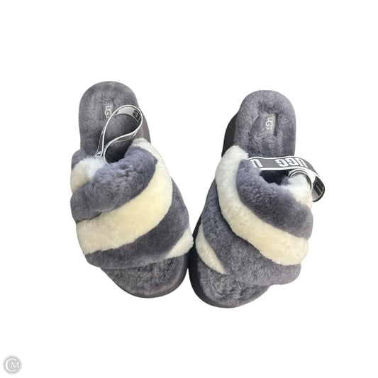 Shoes Designer By Ugg In Grey, Size: 10