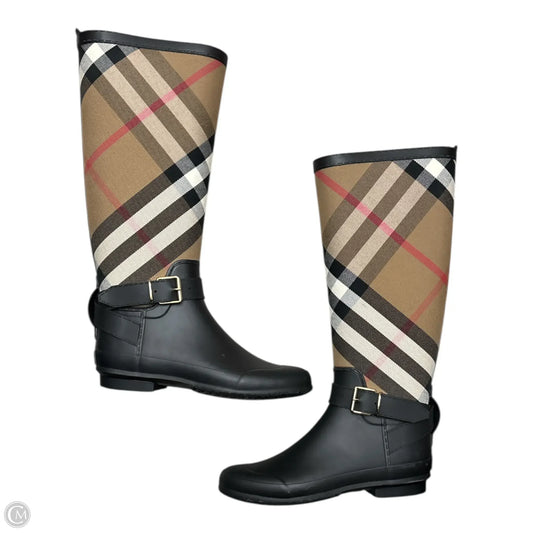 Boots Luxury Designer By Burberry In Plaid Pattern size 37