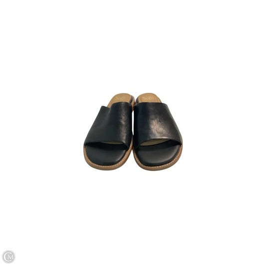 Sandals Flats By Sofft In Black & Tan, Size: 7