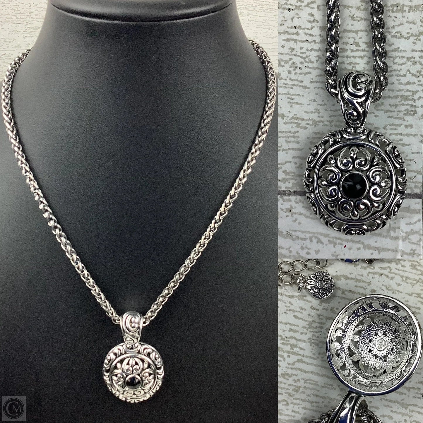 Necklace Pendant By Clothes Mentor