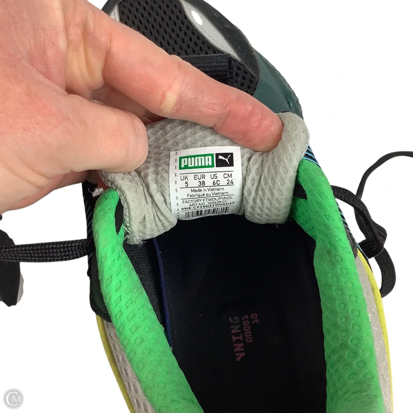 Shoes Sneakers By Puma In Multi-colored, Size: 6