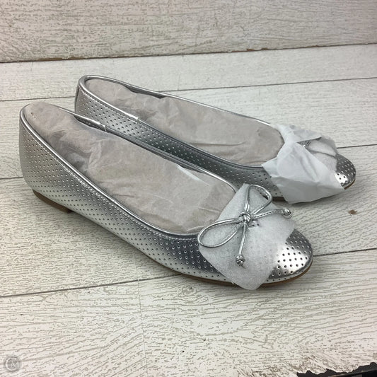 Shoes Flats By Bandolino In Silver, Size: 7.5