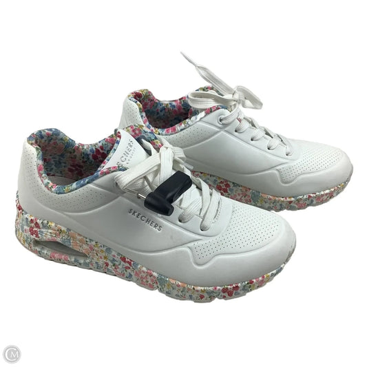 Shoes Sneakers By Skechers In White, Size: 7.5