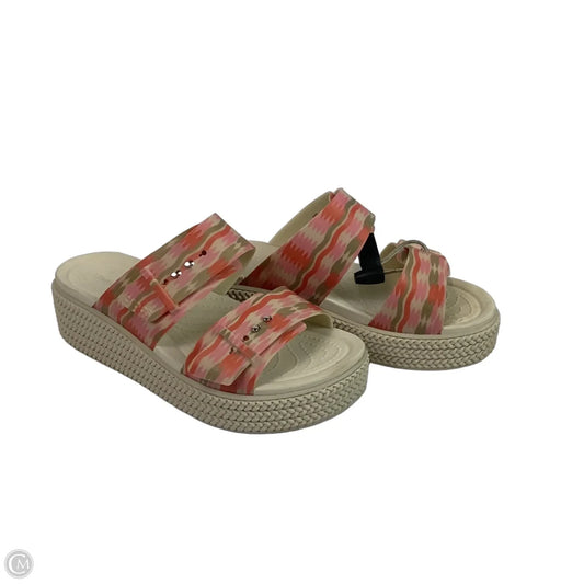 Sandals Heels Platform By Crocs In Multi-colored, Size: 8