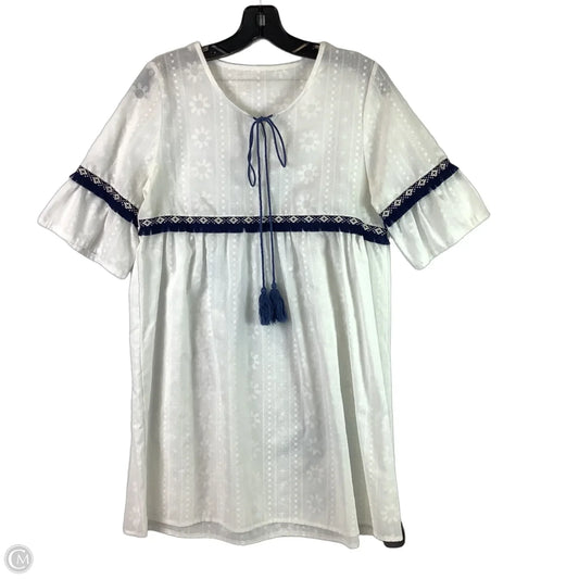 Dress Casual Short By Clothes Mentor In White, Size: M