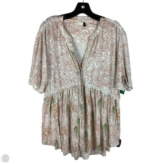 Top Short Sleeve By Akemi And Kin In Coral, Size: S