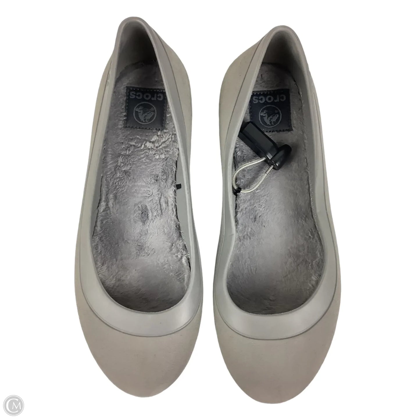 Shoes Flats By Crocs In Grey, Size: 9