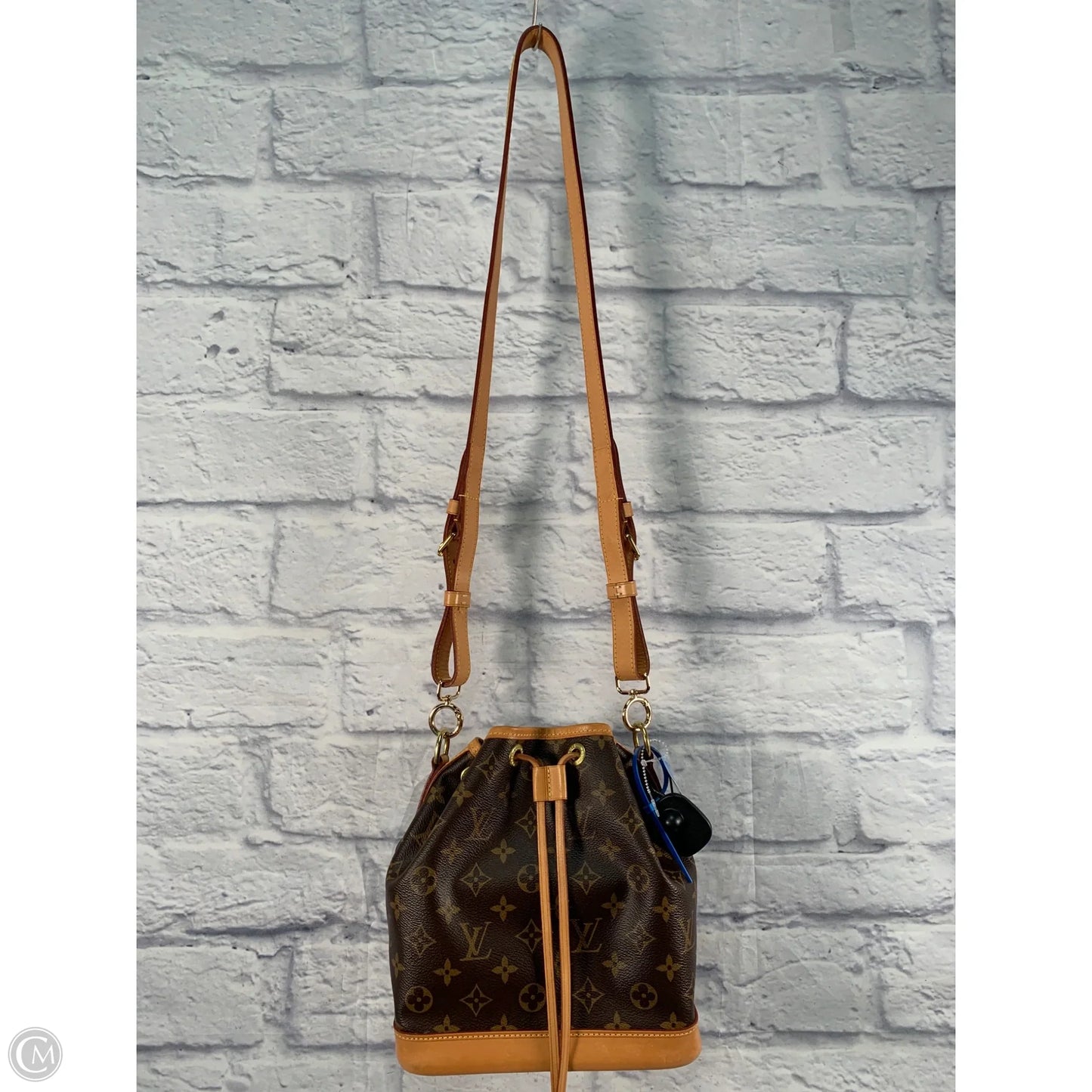 Handbag Luxury Designer By Louis Vuitton, Size: Medium