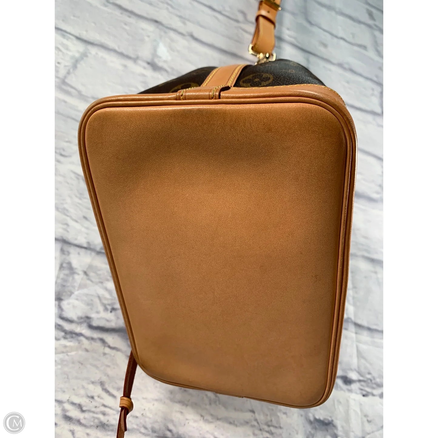 Handbag Luxury Designer By Louis Vuitton, Size: Medium