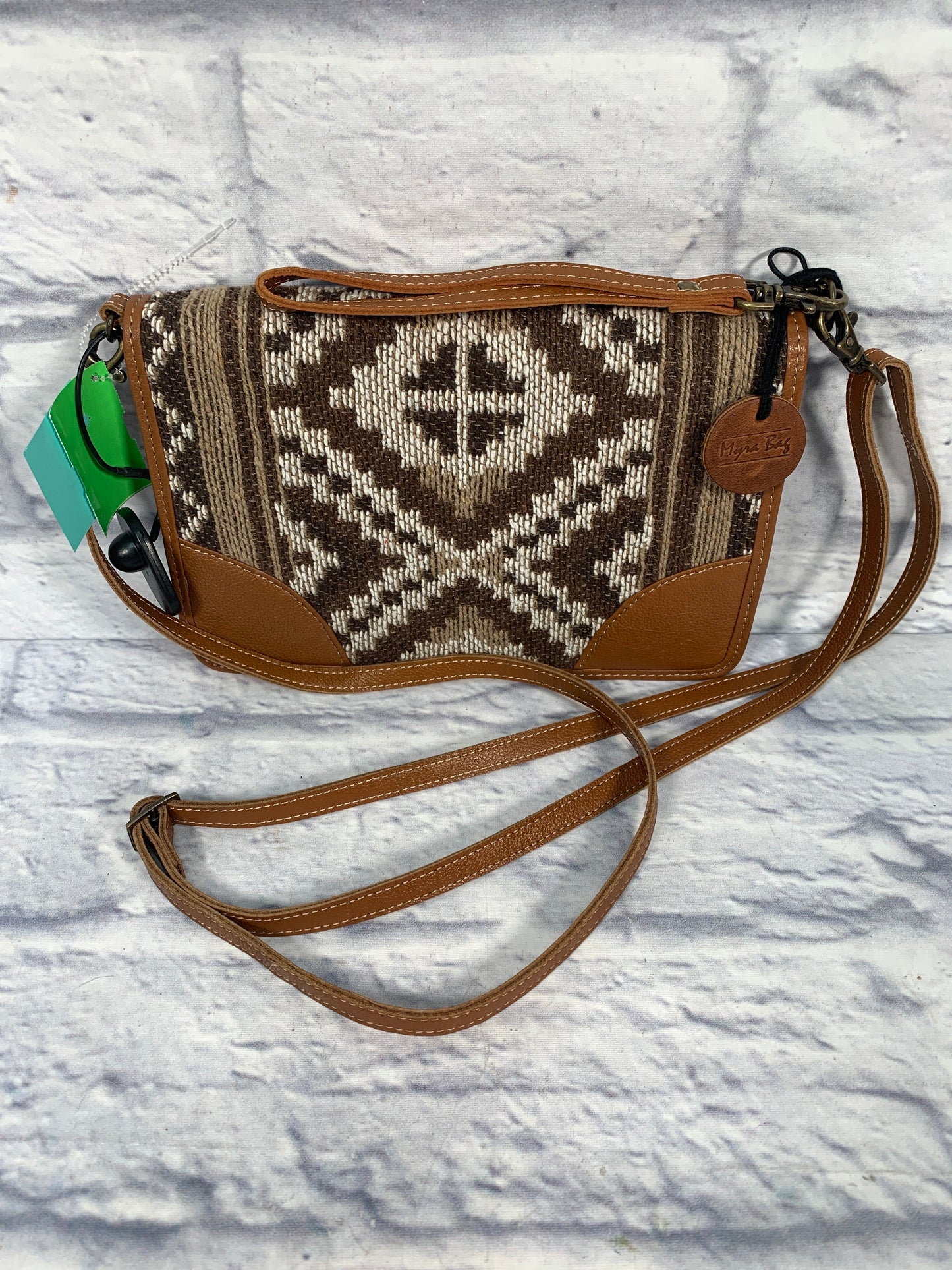 Crossbody Designer By Myra  Size: Medium