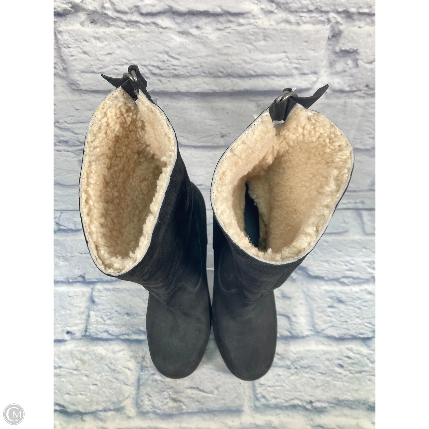 Boots Designer By Ugg In Black, Size: 9