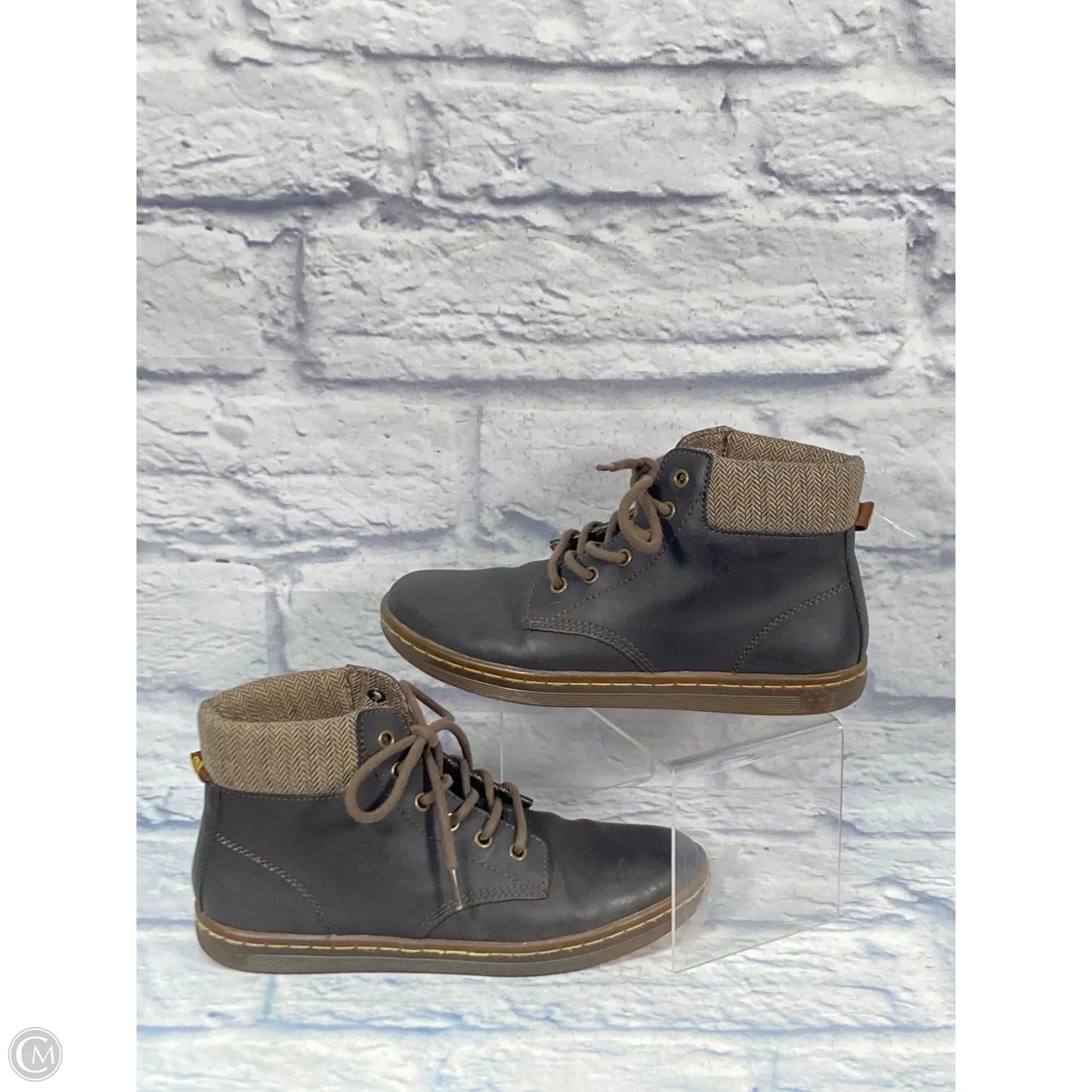 Shoes Flats By Dr Martens In Brown, Size: 8