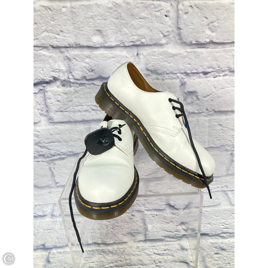 Shoes Flats By Dr Martens In White, Size: 8