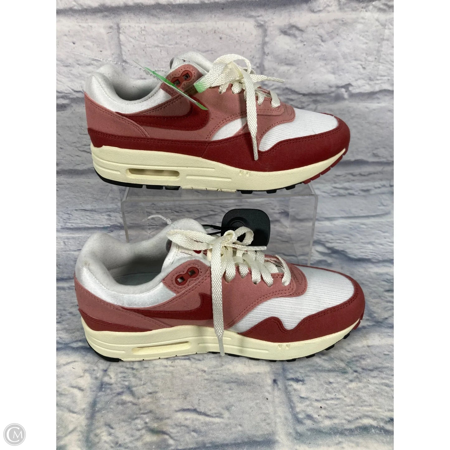 Shoes Sneakers By Nike In Red & White, Size: 7