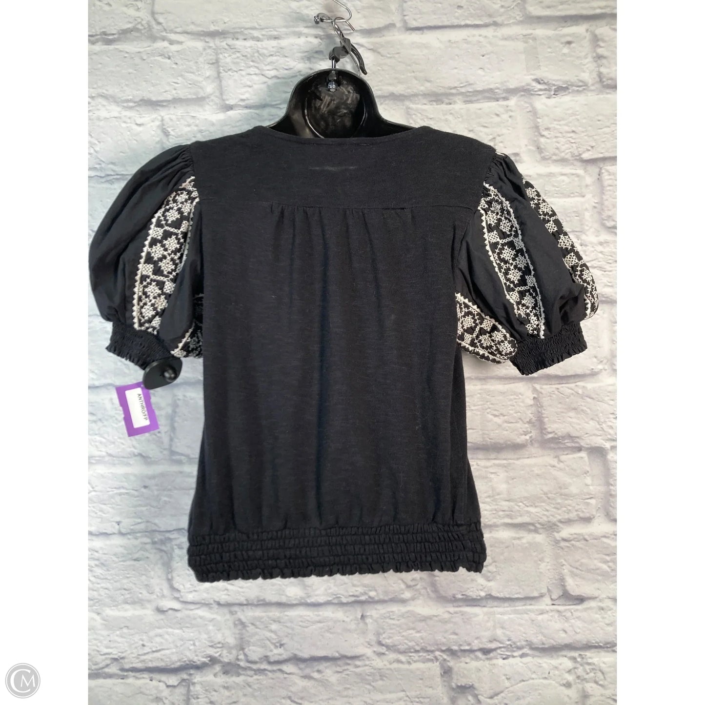 Top Short Sleeve By Anthropologie In Black & White, Size: Xs