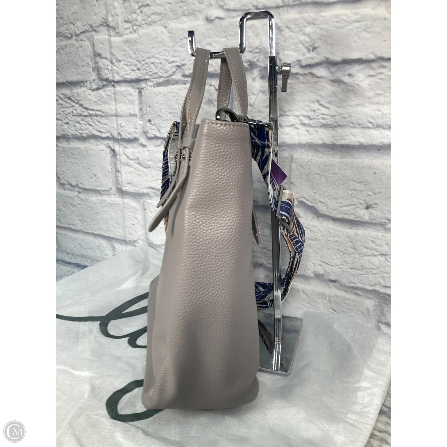Handbag By Lug, Size: Medium