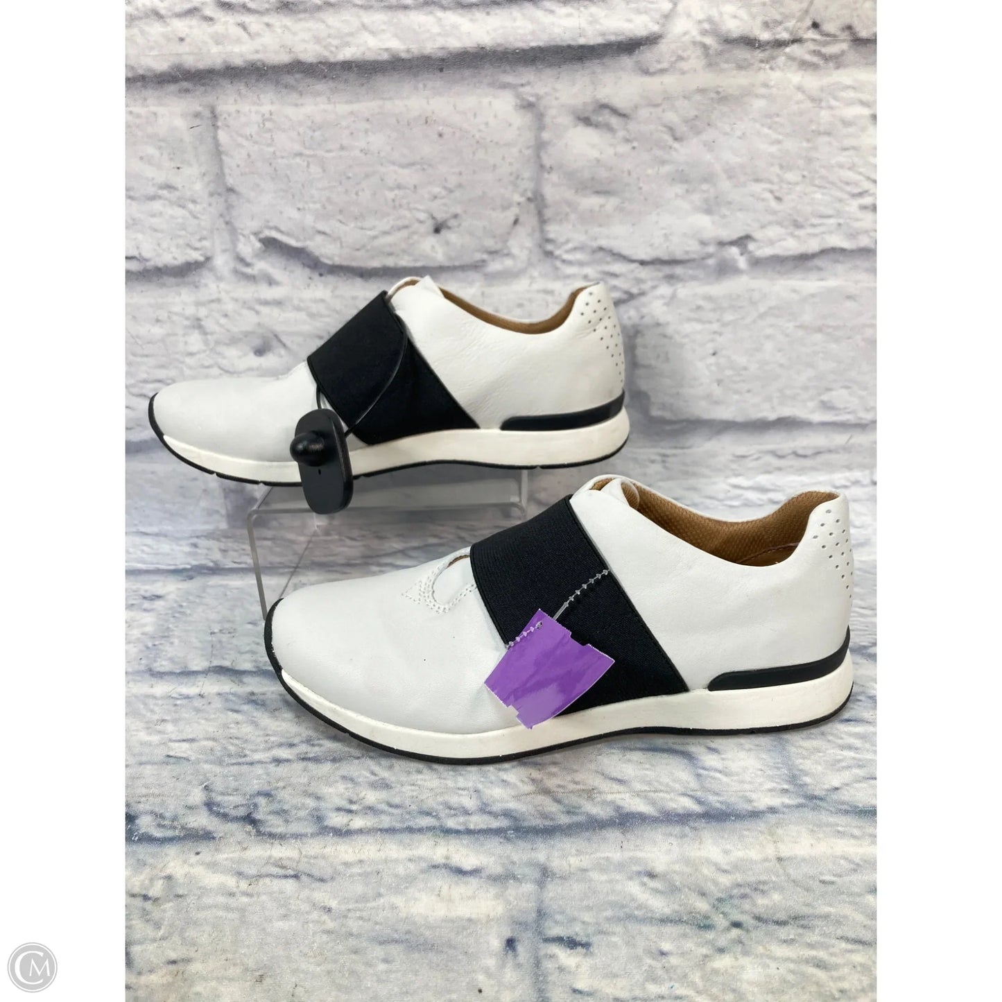 Shoes Athletic By Vionic In Black & White, Size: 6