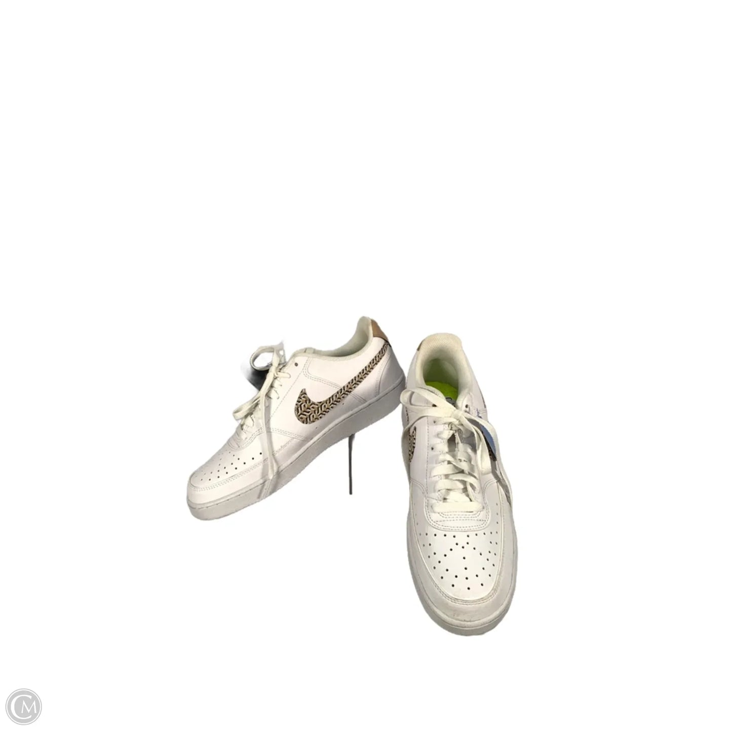 Shoes Sneakers By Nike In Cream & White, Size: 9.5