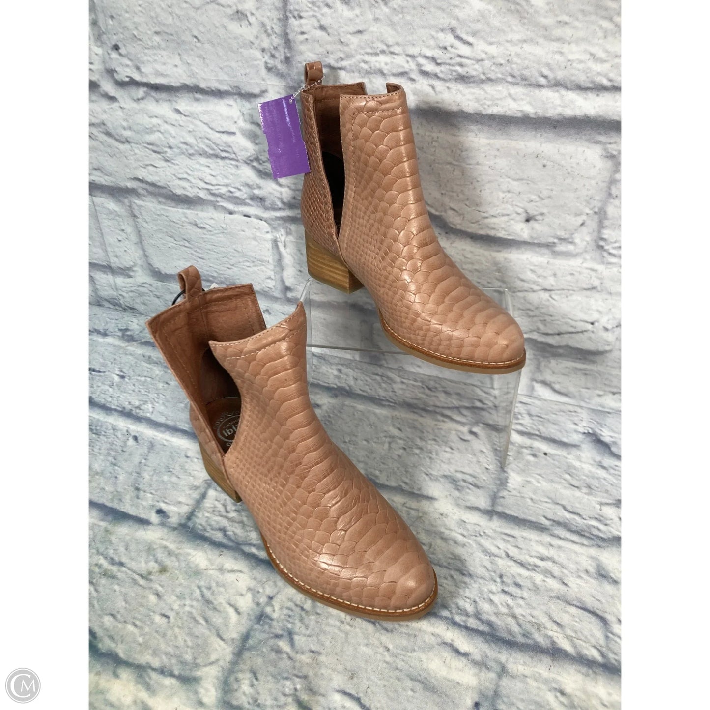 Boots Ankle Flats By Jeffrey Campbell In Pink, Size: 6