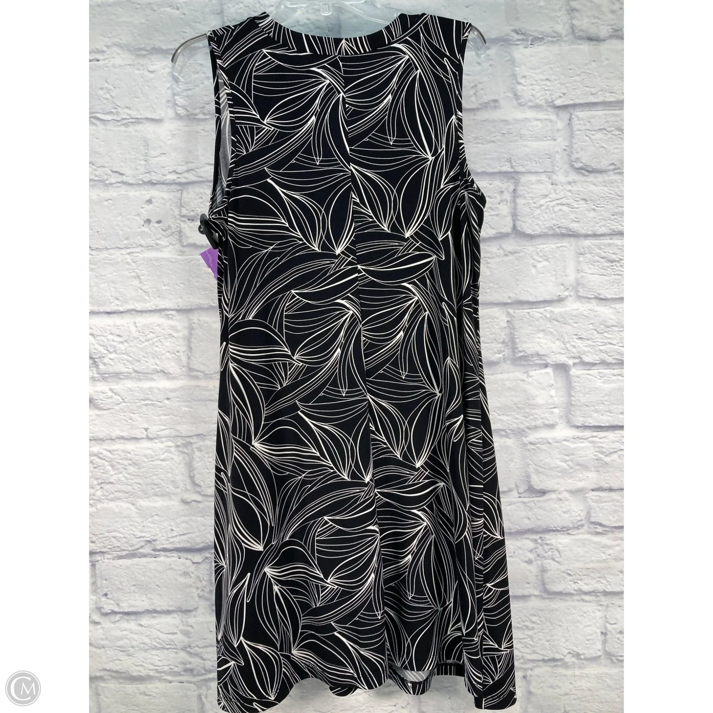 Dress Casual Short By Chicos In Black & White, Size: M