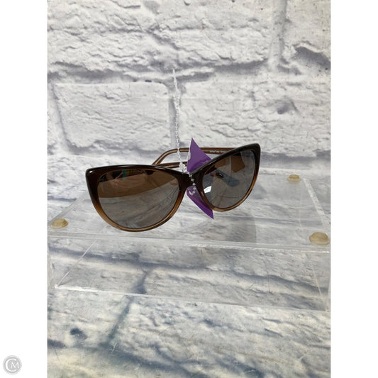 Sunglasses By Guess, Size: Medium
