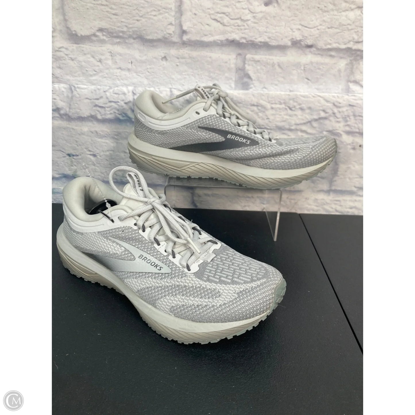 Shoes Athletic By Brooks In Grey, Size: 10