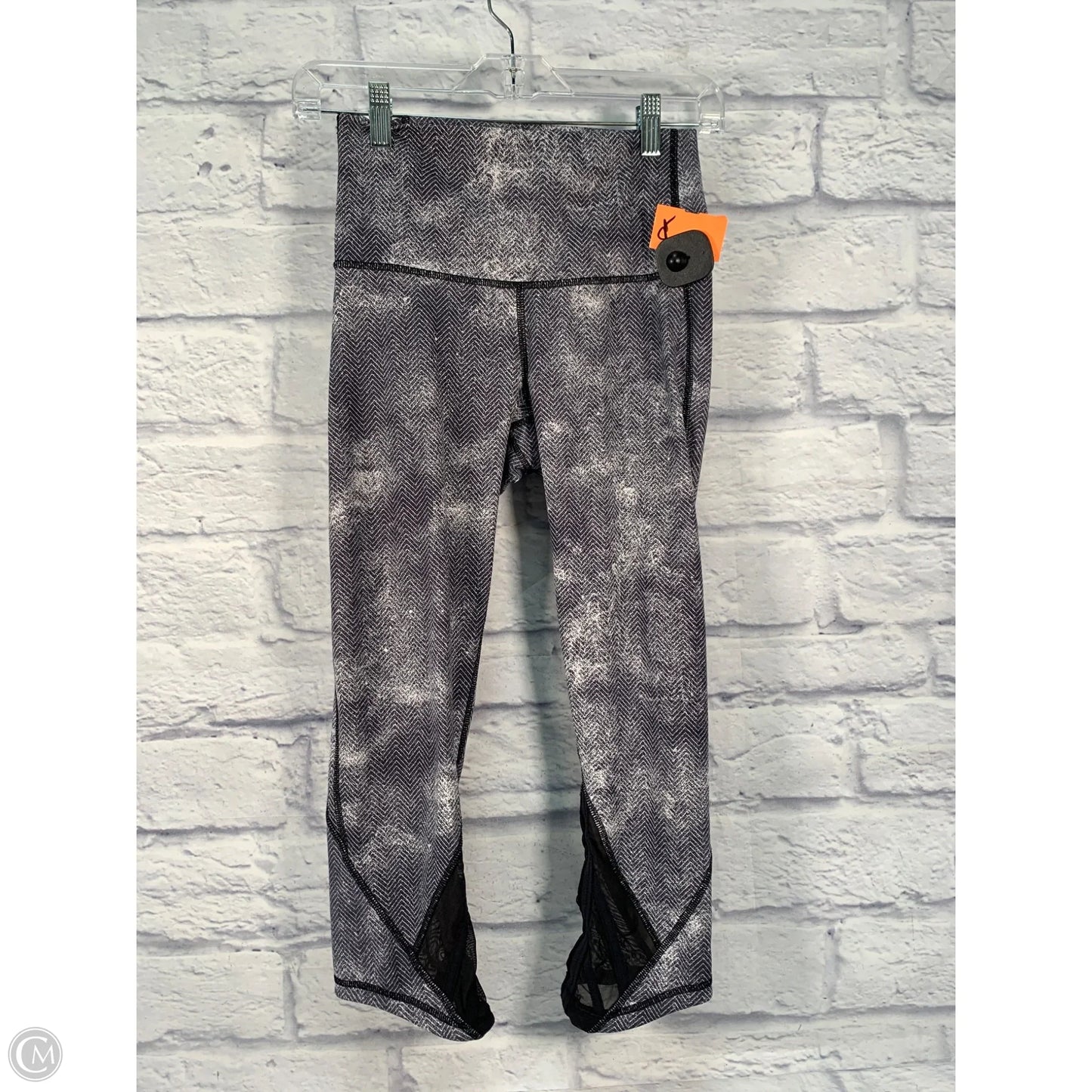 Athletic Leggings Capris By Lululemon In Grey, Size: S