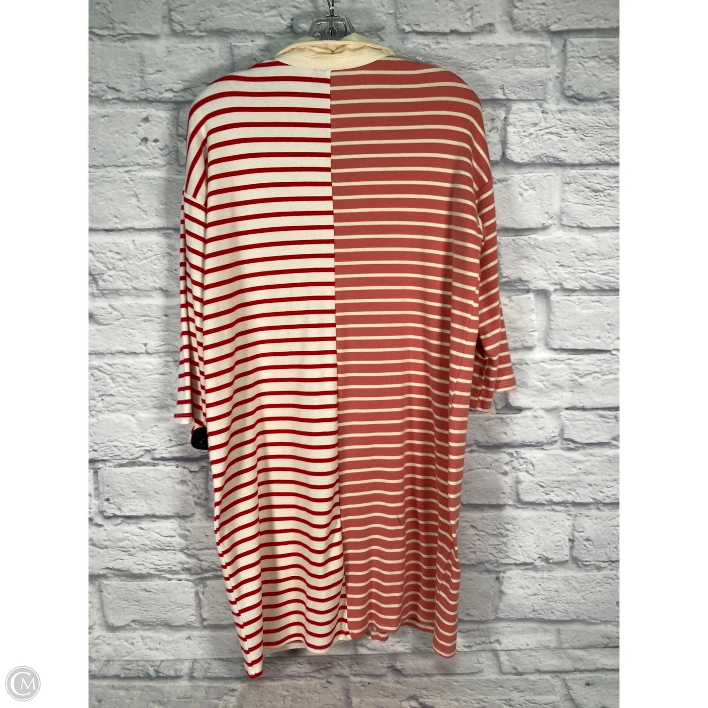 Dress Casual Short By Tuckernuck In Cream & Pink, Size: M