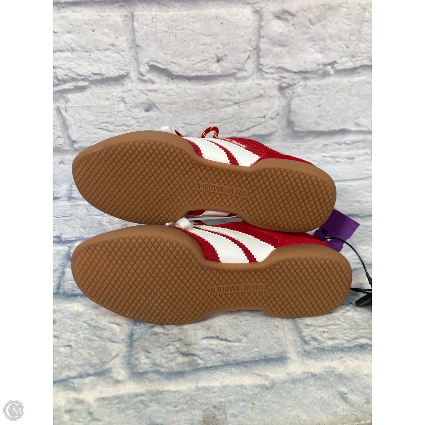Shoes Sneakers By Steve Madden In Red & White, Size: 7.5