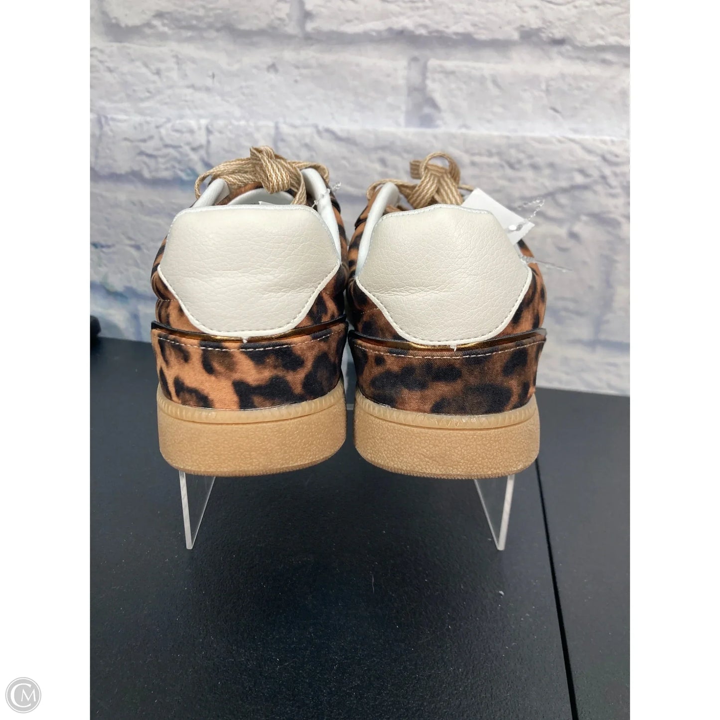 Shoes Sneakers By Clothes Mentor In Animal Print, Size: 7