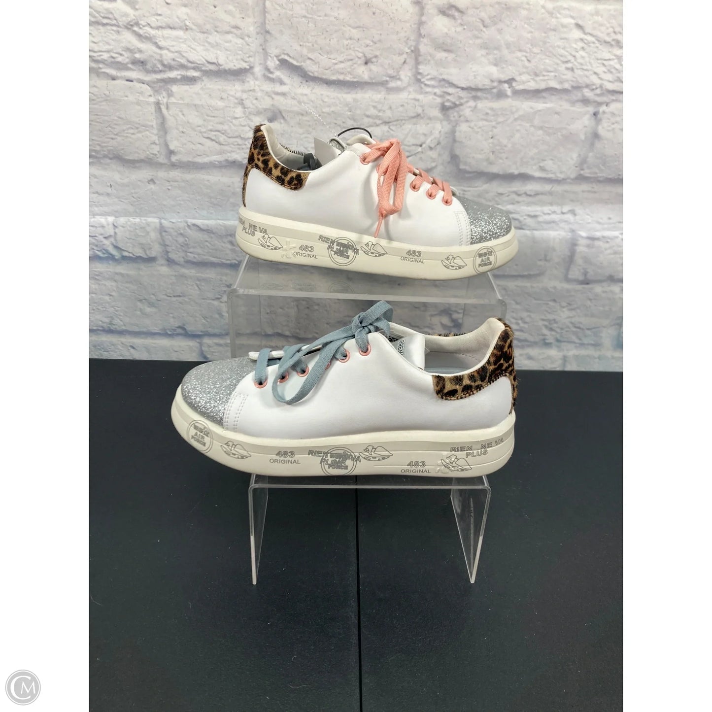 Shoes Sneakers By Clothes Mentor In Yellow, Size: 8