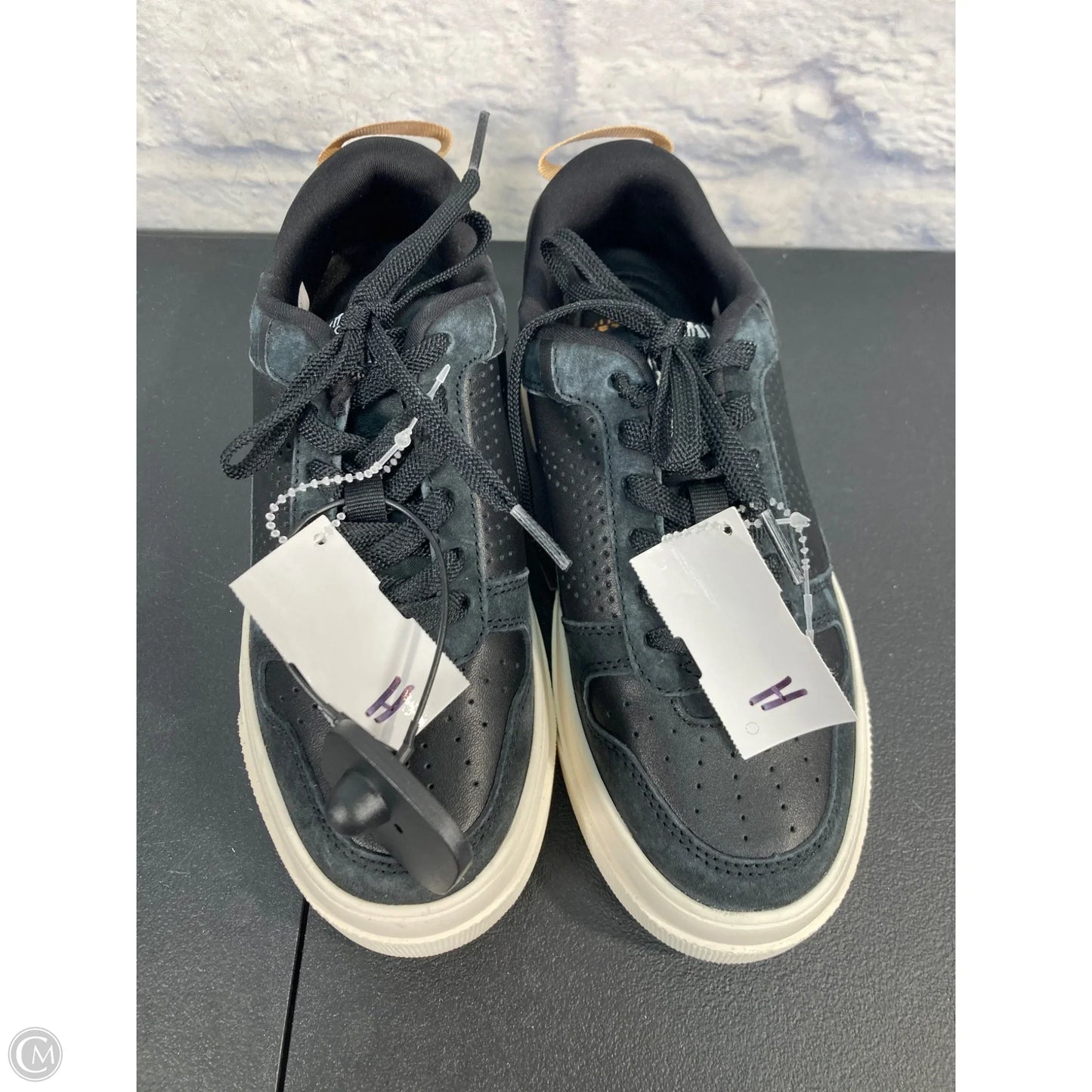 Shoes Sneakers By Clothes Mentor In Black, Size: 6