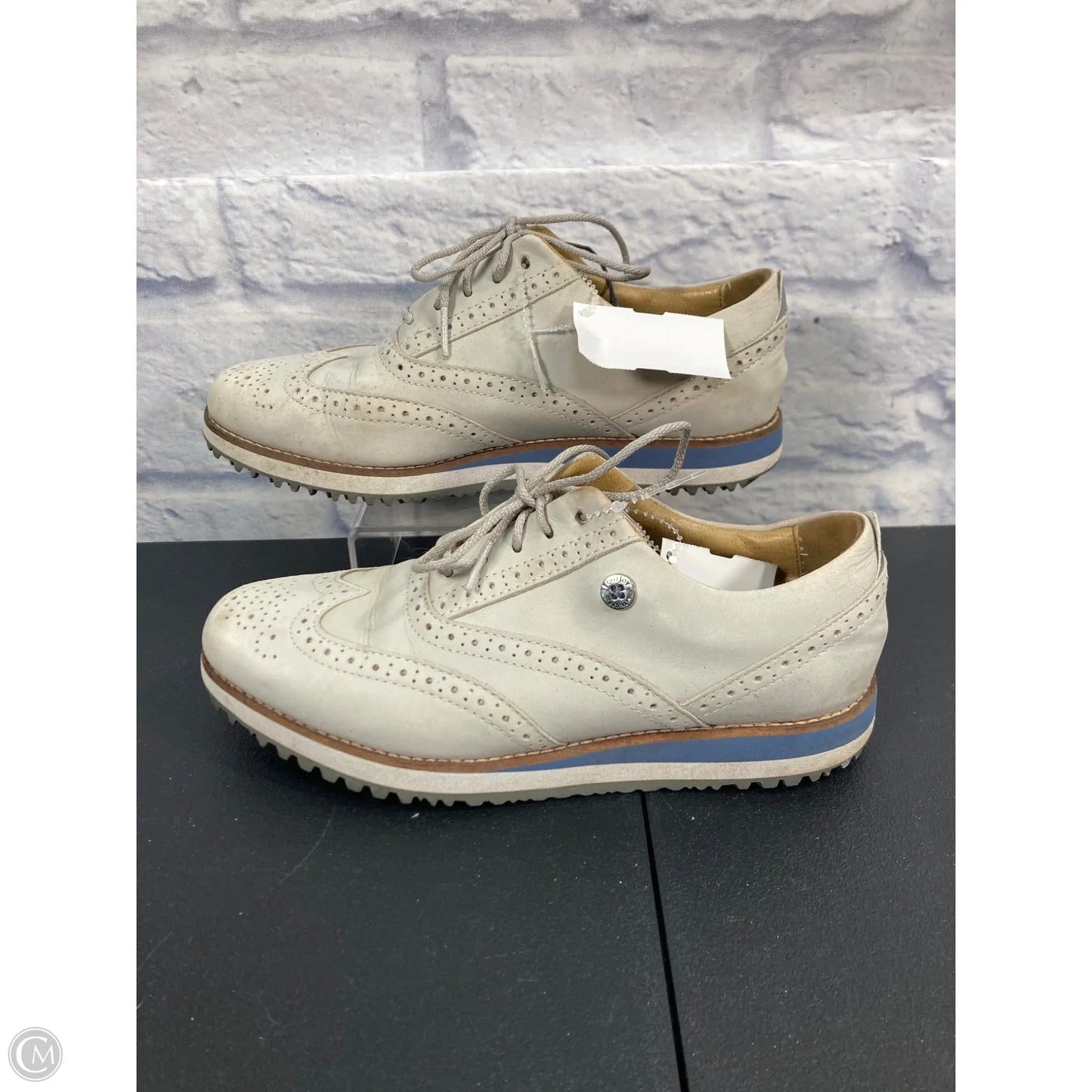 Shoes Sneakers By Clothes Mentor In Grey, Size: 6.5