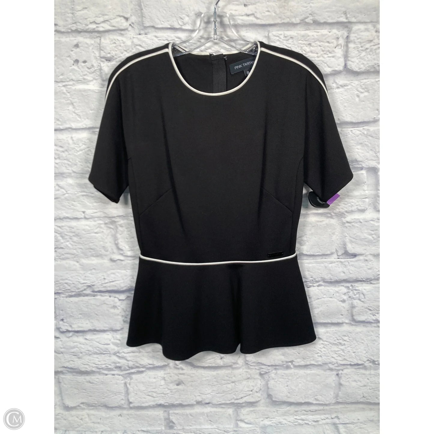 Top Short Sleeve By Clothes Mentor In Black & White, Size: Xs