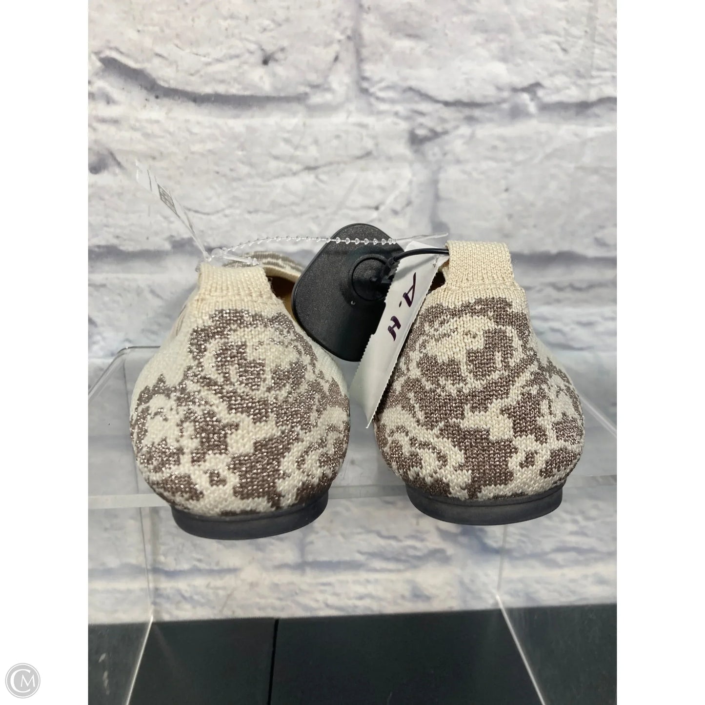 Shoes Flats By Rothys In Cream, Size: 8.5