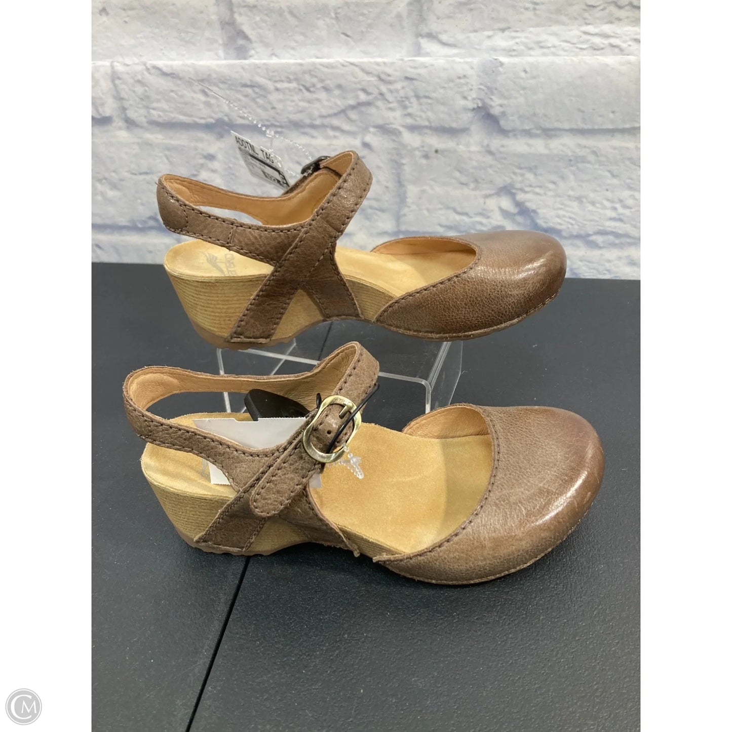 Shoes Heels Wedge By Dansko In Brown, Size: 6
