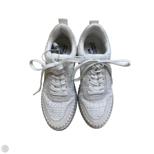 Shoes Sneakers By Universal Thread In White, Size: 9