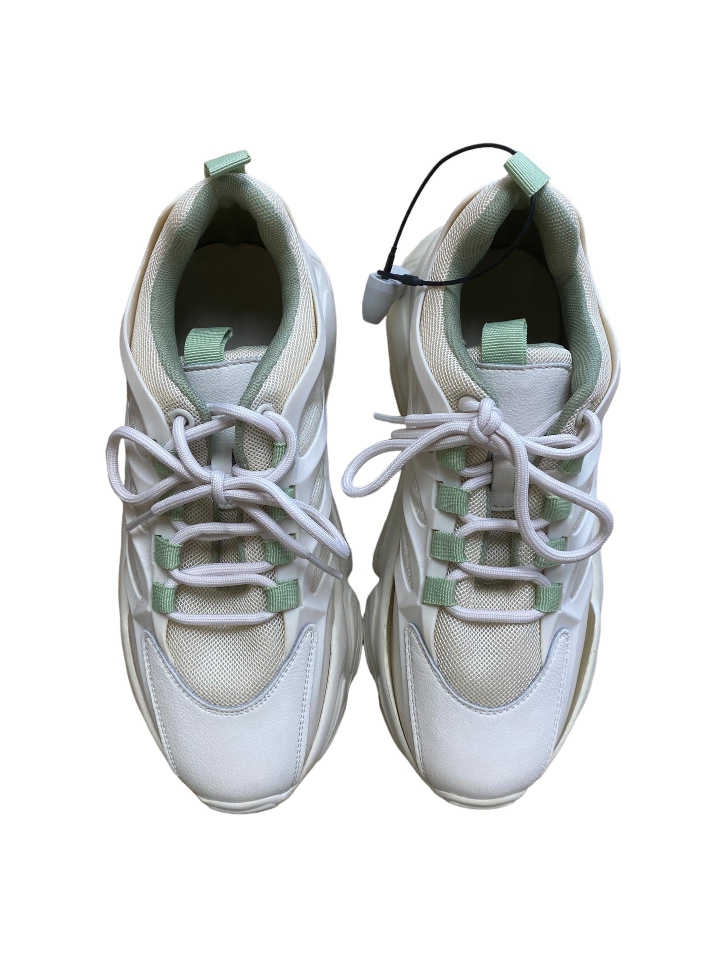 Shoes Sneakers By Clothes Mentor In Cream & Green, Size: 7